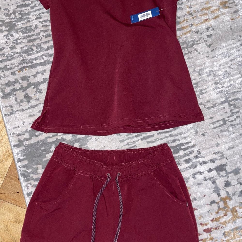 JAANUU SCRUB SET
